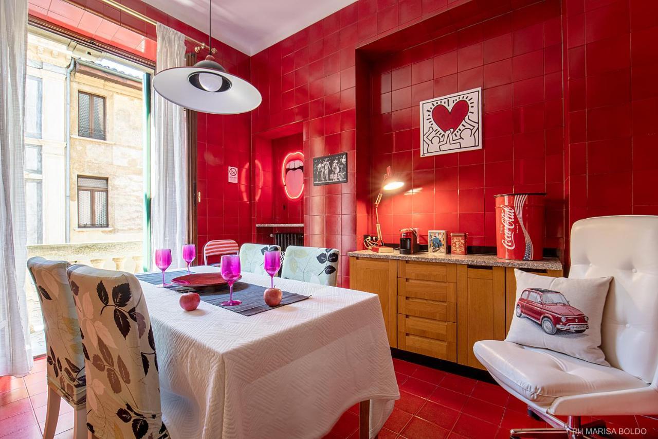 Billie'S Flat Red - Art & Design Apt In Verona Historic Centre Εξωτερικό φωτογραφία