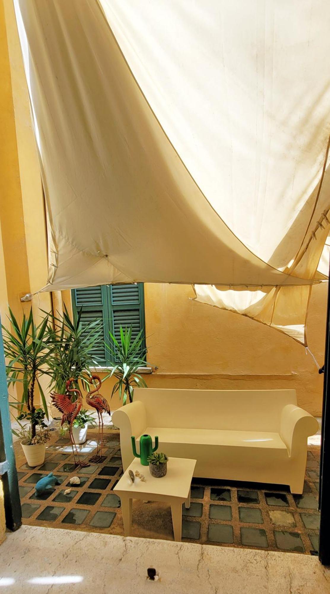 Billie'S Flat Red - Art & Design Apt In Verona Historic Centre Εξωτερικό φωτογραφία